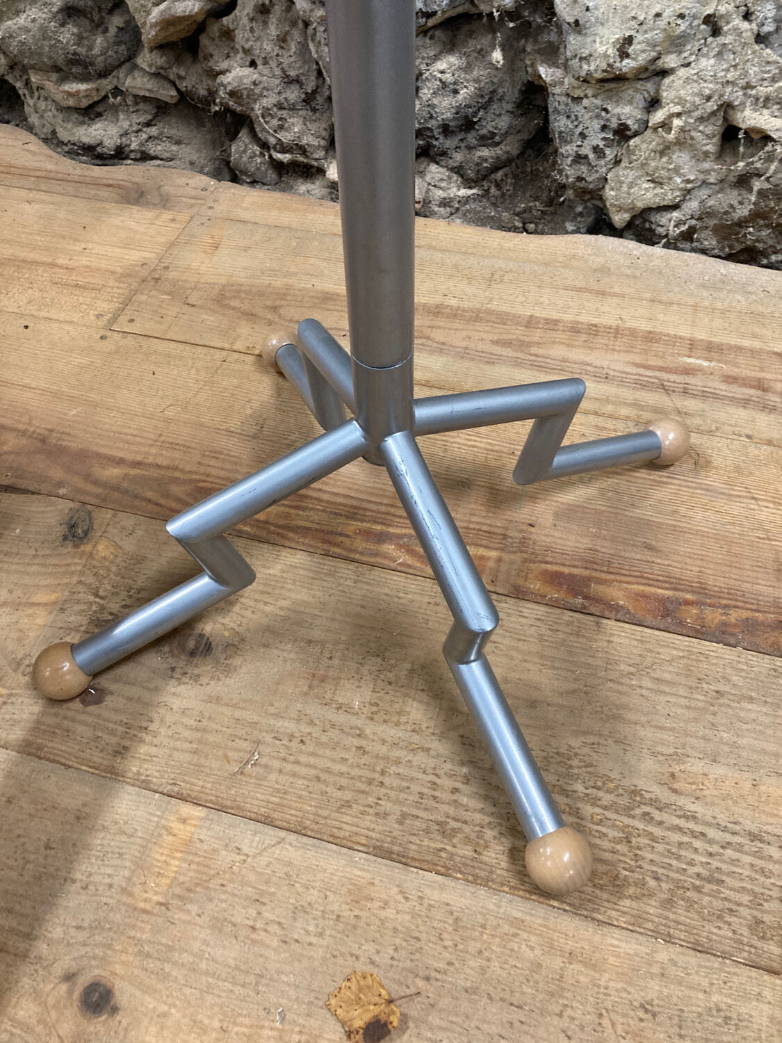 Free-standing coat rack in metal and wood 1980 1990
