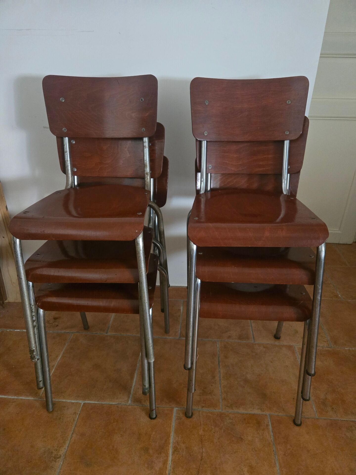 6 vintage chairs
