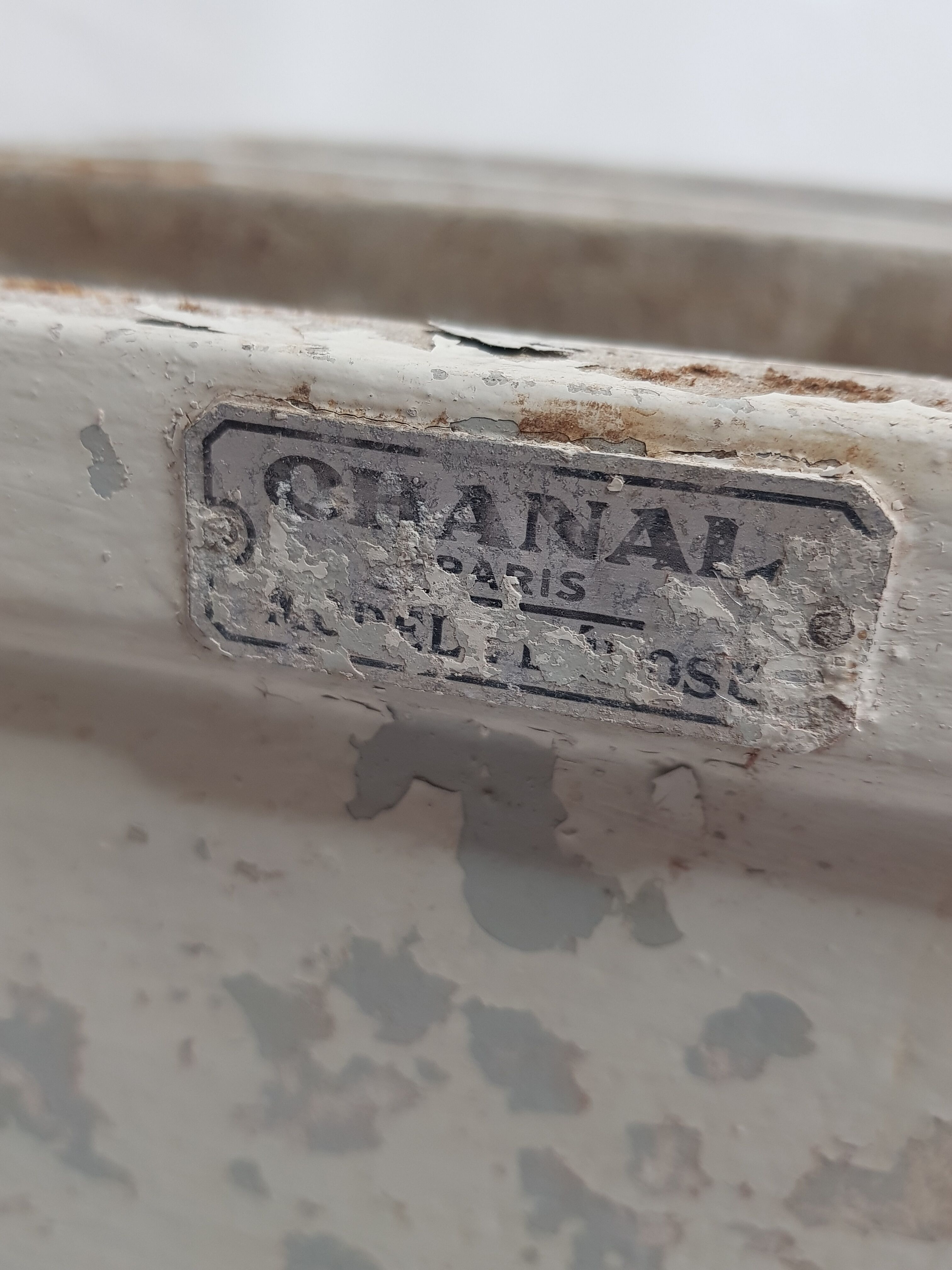 Pair of Art Deco-style Chanal cement bins, 65 cm