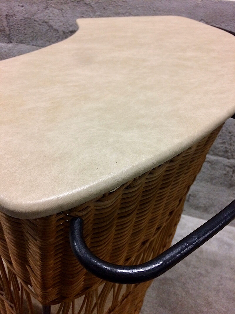 Vintage rattan counter bar