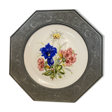 Porcelain and tin decorative plate signed Bavaria hanger system