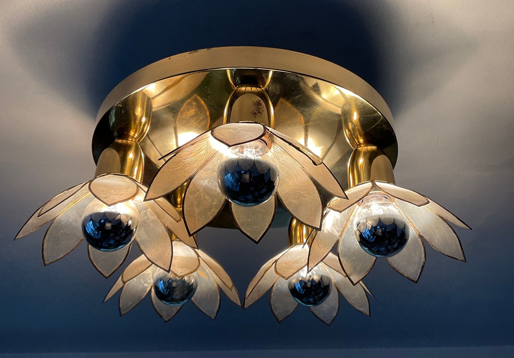 Vintage ceiling lamp in brass and mother-of-pearl 60s-70s