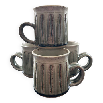 Set of 4 stoneware mugs