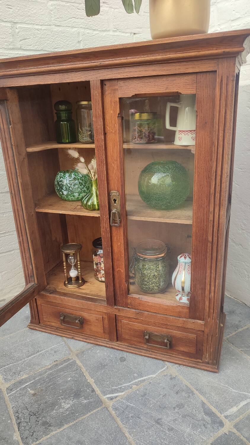 Petite armoire vitrée en chêne