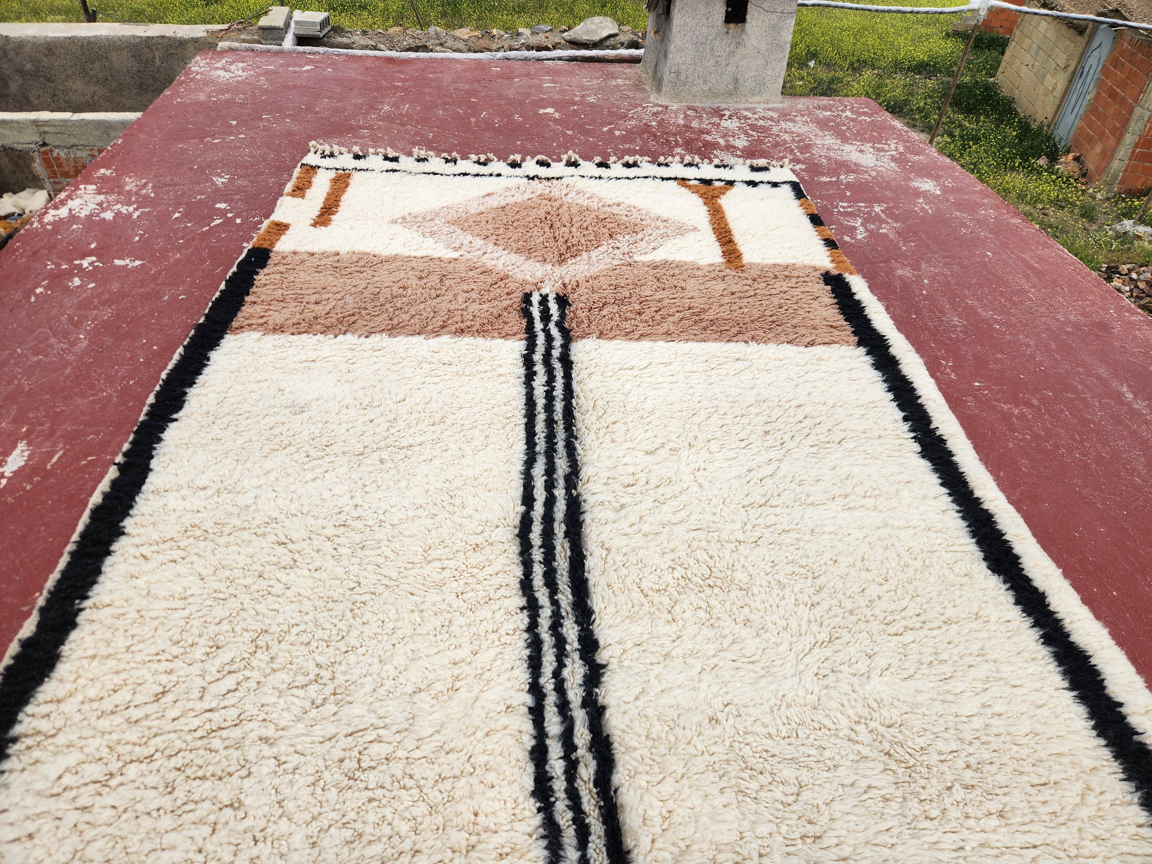 Large Beni Ouarain rug 300x206 cm – Thick wool – Geometric patterns