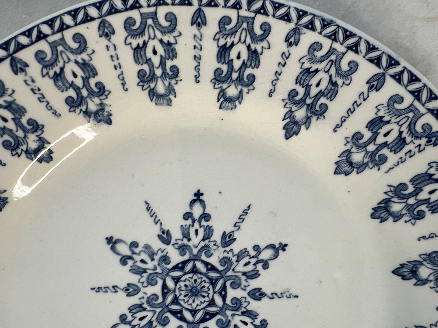 Set of 4 GIEN Annam flat plates