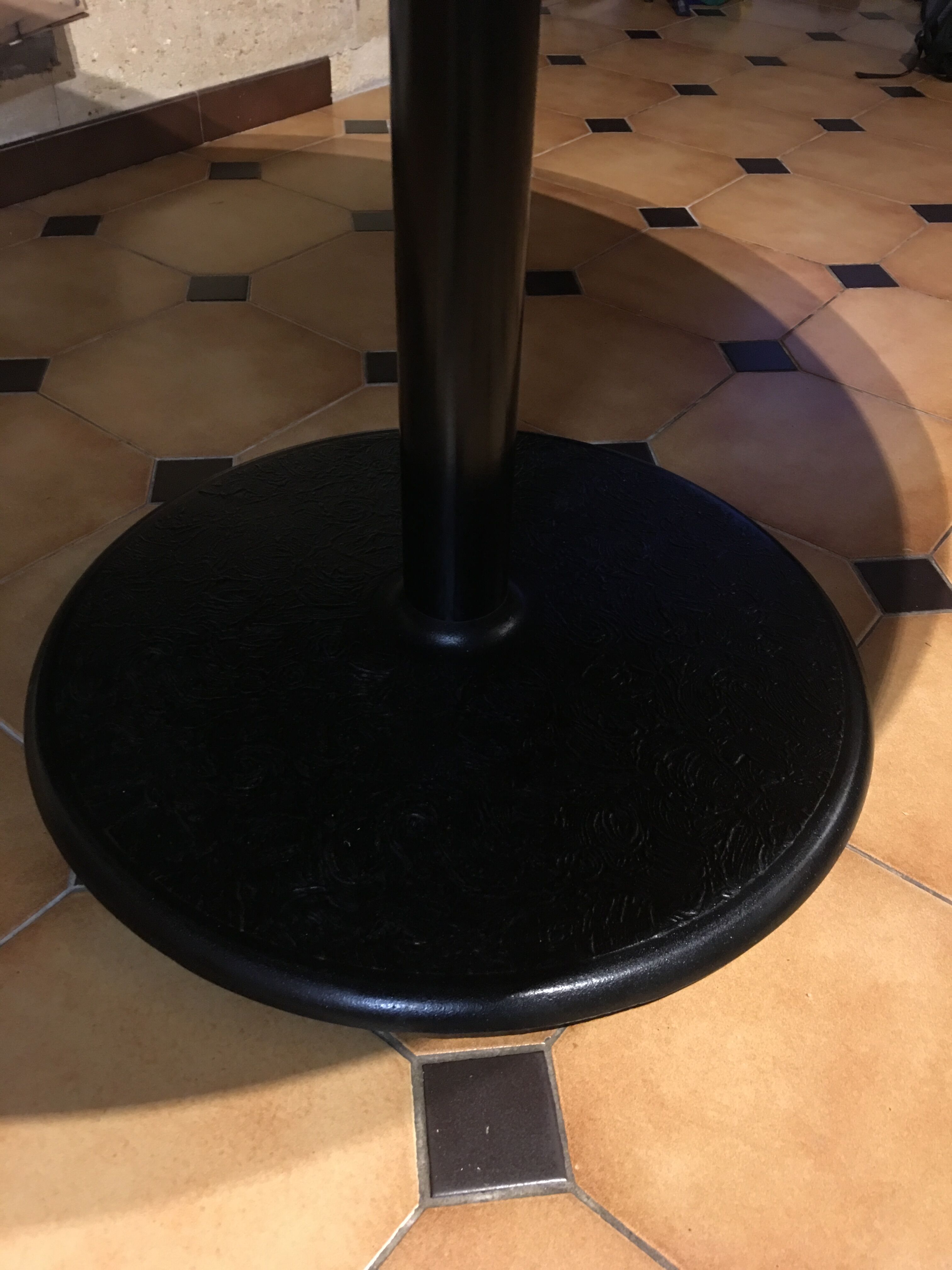 Table round tray in solid wood