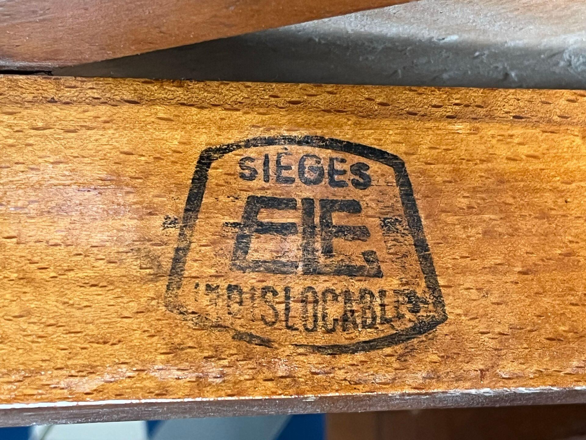 Set of 4 indestructible bistro chairs Elf