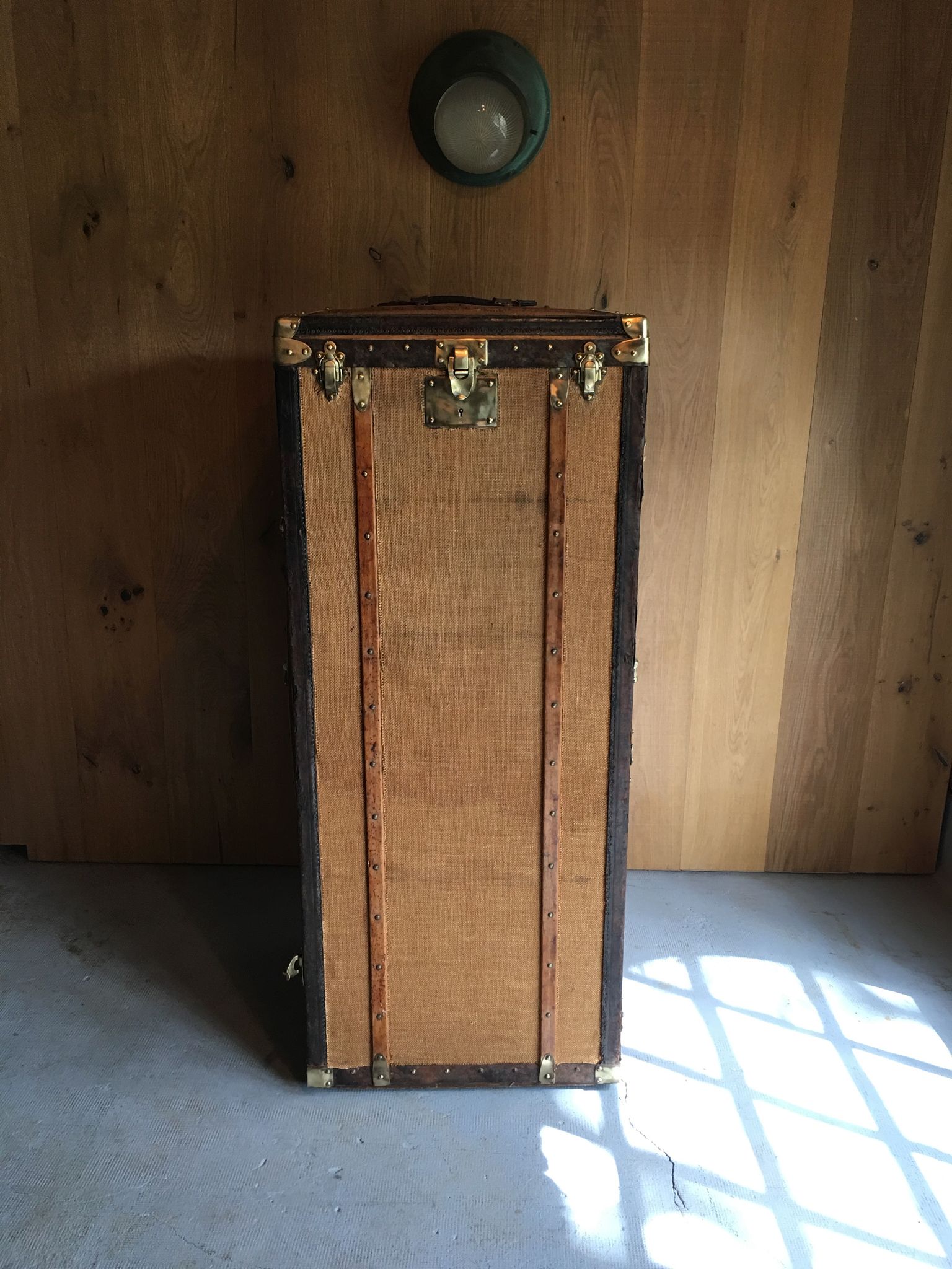Trunk cabin in wood and fabrics around 1940