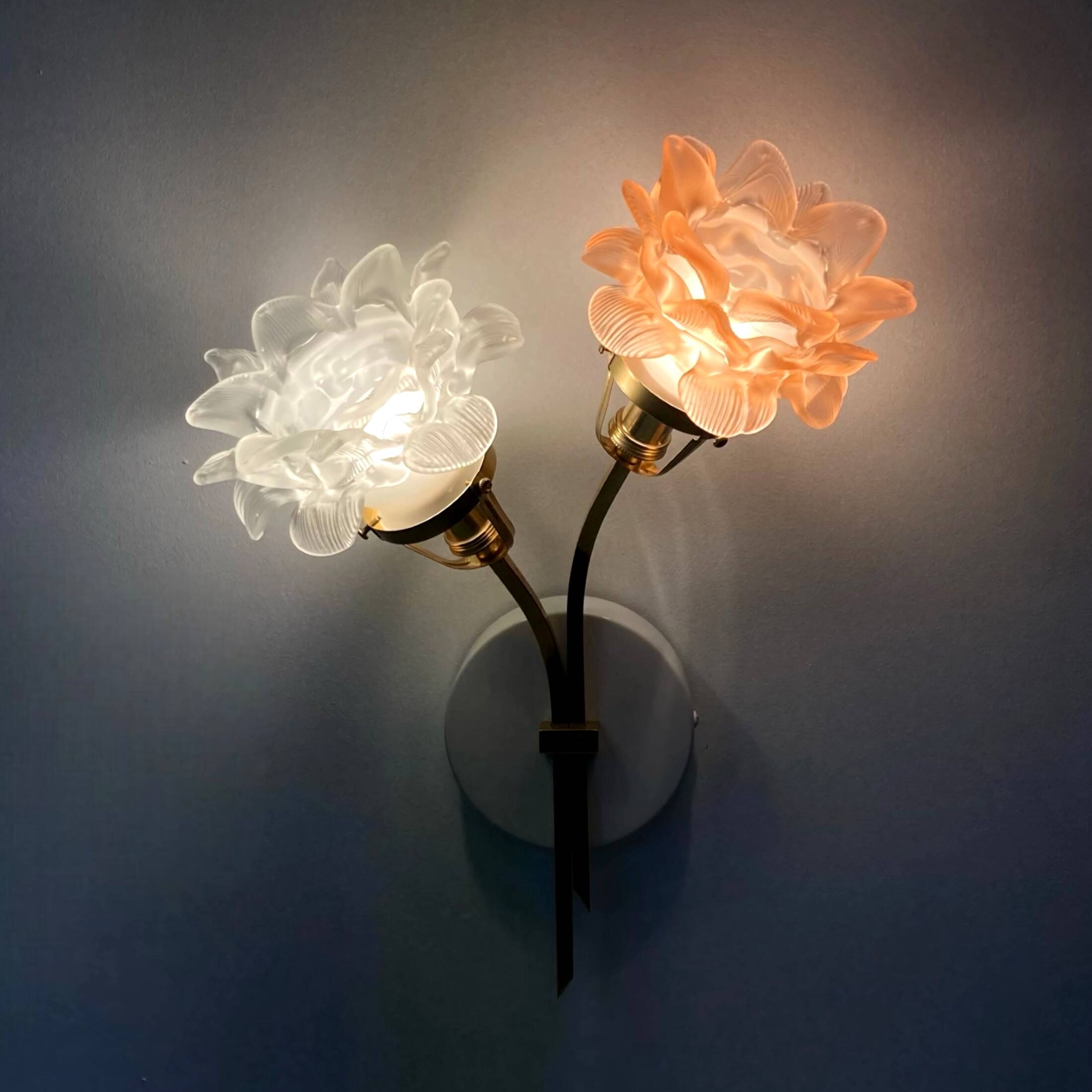 Double wall light with pink and white flower tulips brass LAMP-7103
