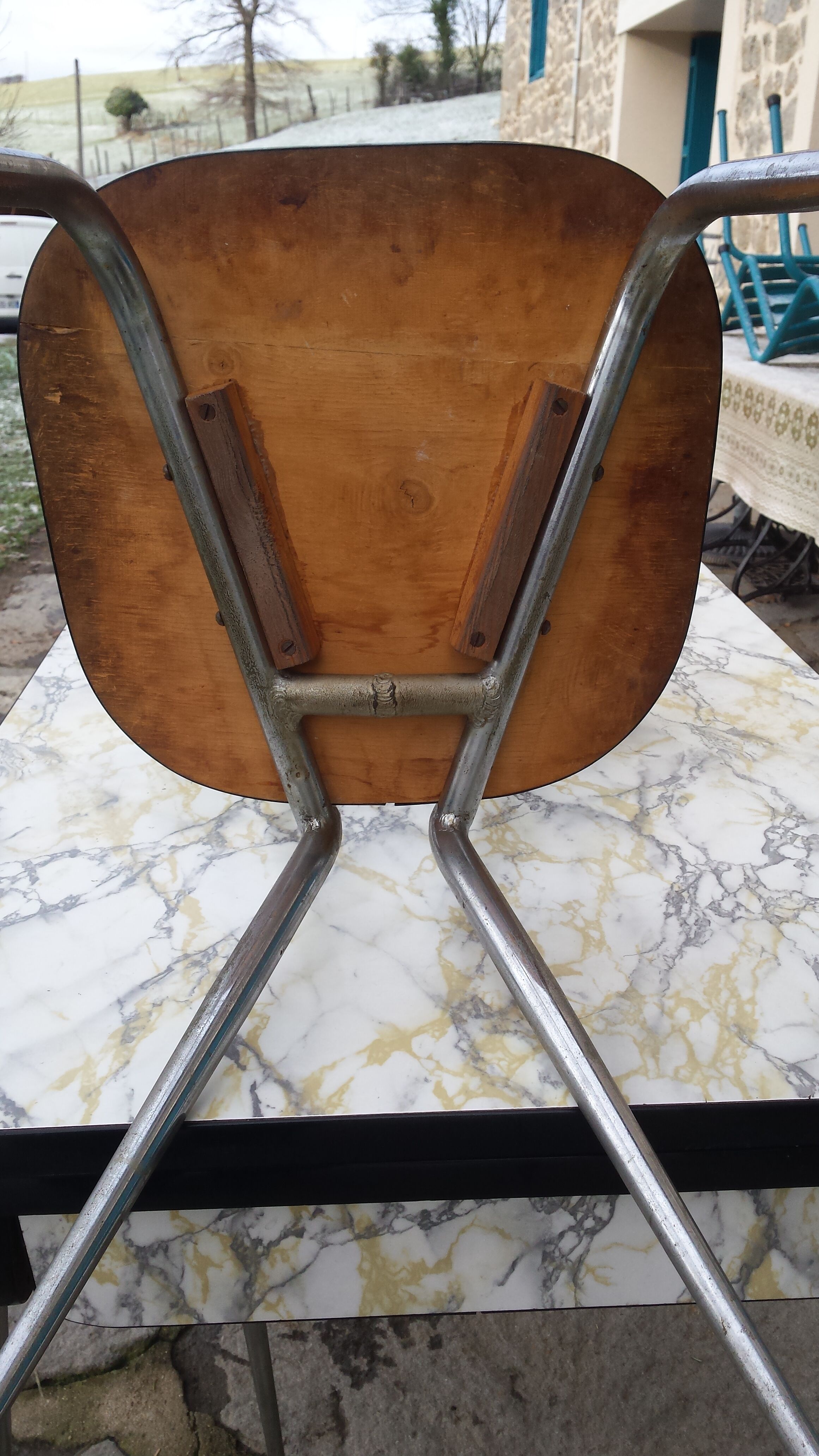 Formica table and 6 chairs