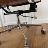 Eames style office chair with wheels