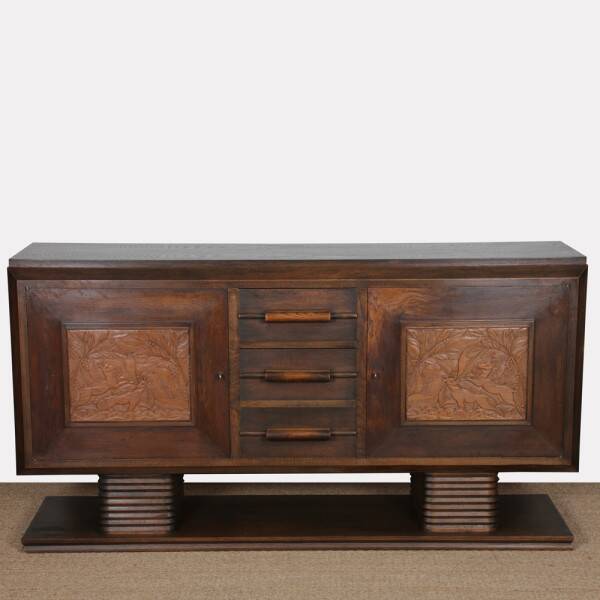 Buffet en chêne, travail français des années 1940