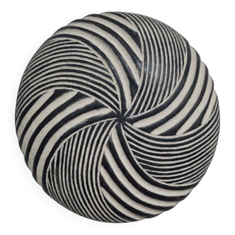 Bouclier en bois noir et blanc art africain