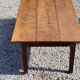 Table basse de ferme XIXième siècle plateau merisier piètement chêne 1 tiroir pieds fuseaux