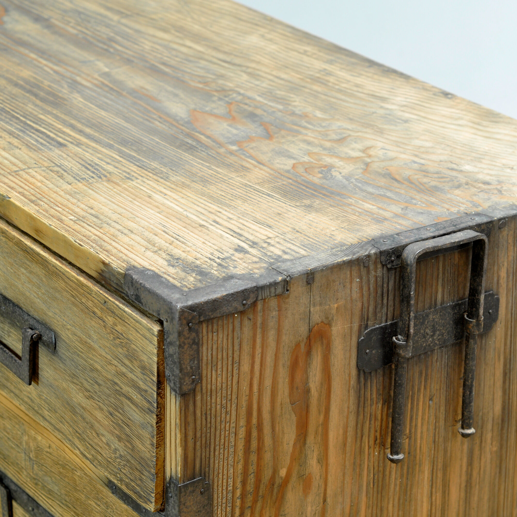 Commode Tansu japonaise, vers 1870