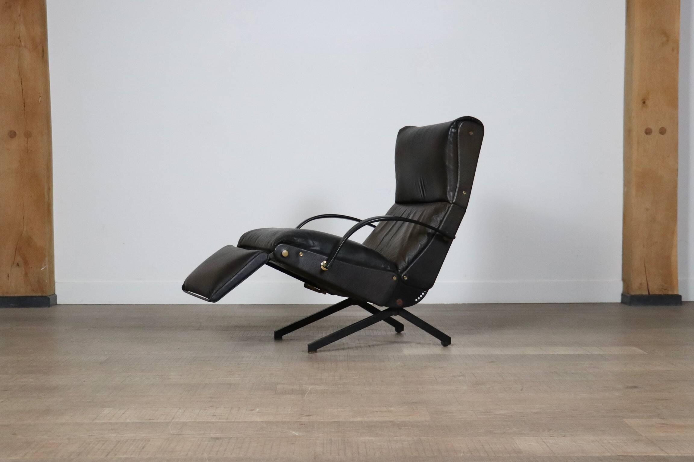 P40 Lounge Chair By Osvaldo Borsani For Tecno In Original Leather, Italy 1960s
