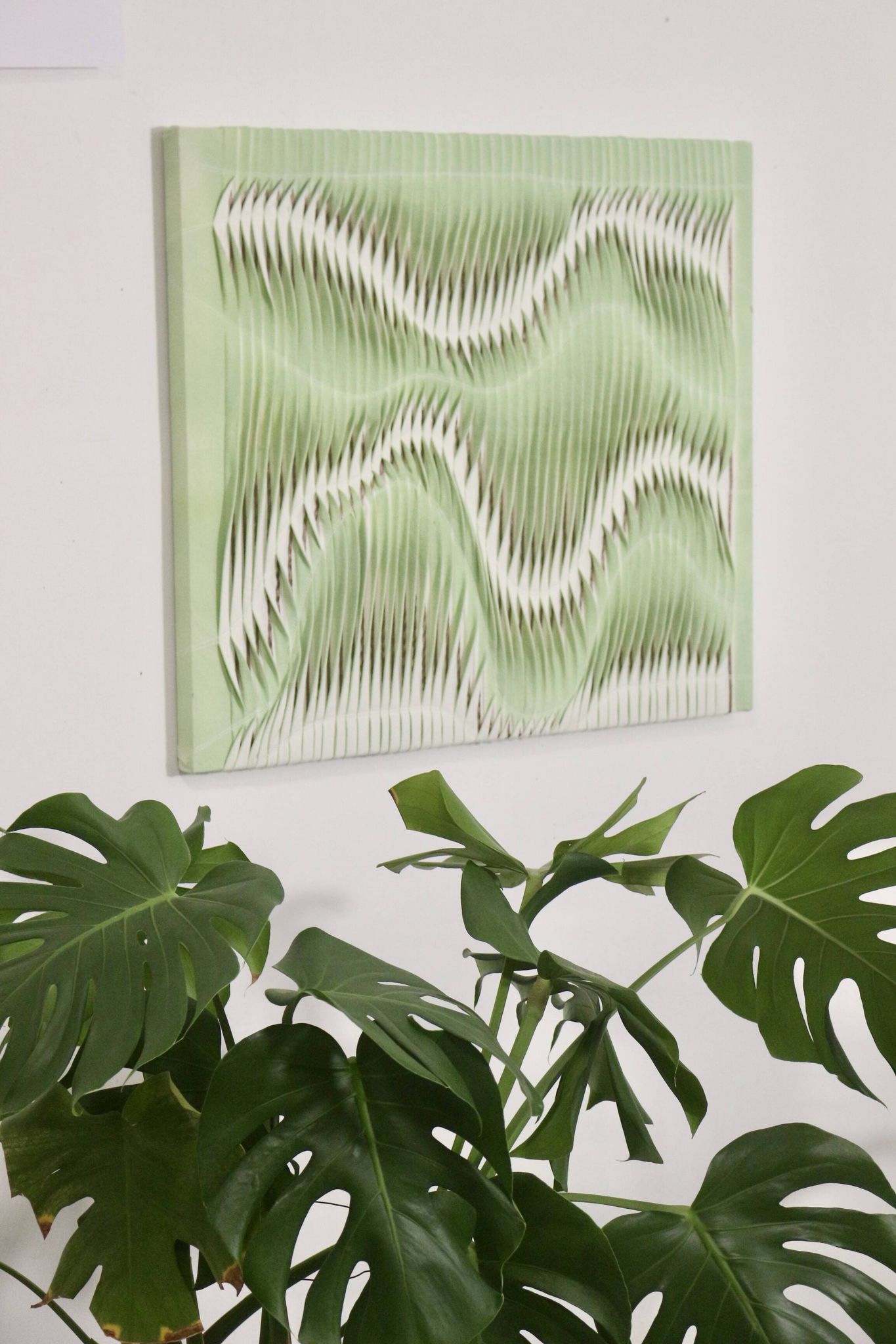 Textured wave effect painting by pleating in light green color. Contemporary. Ref Riviera