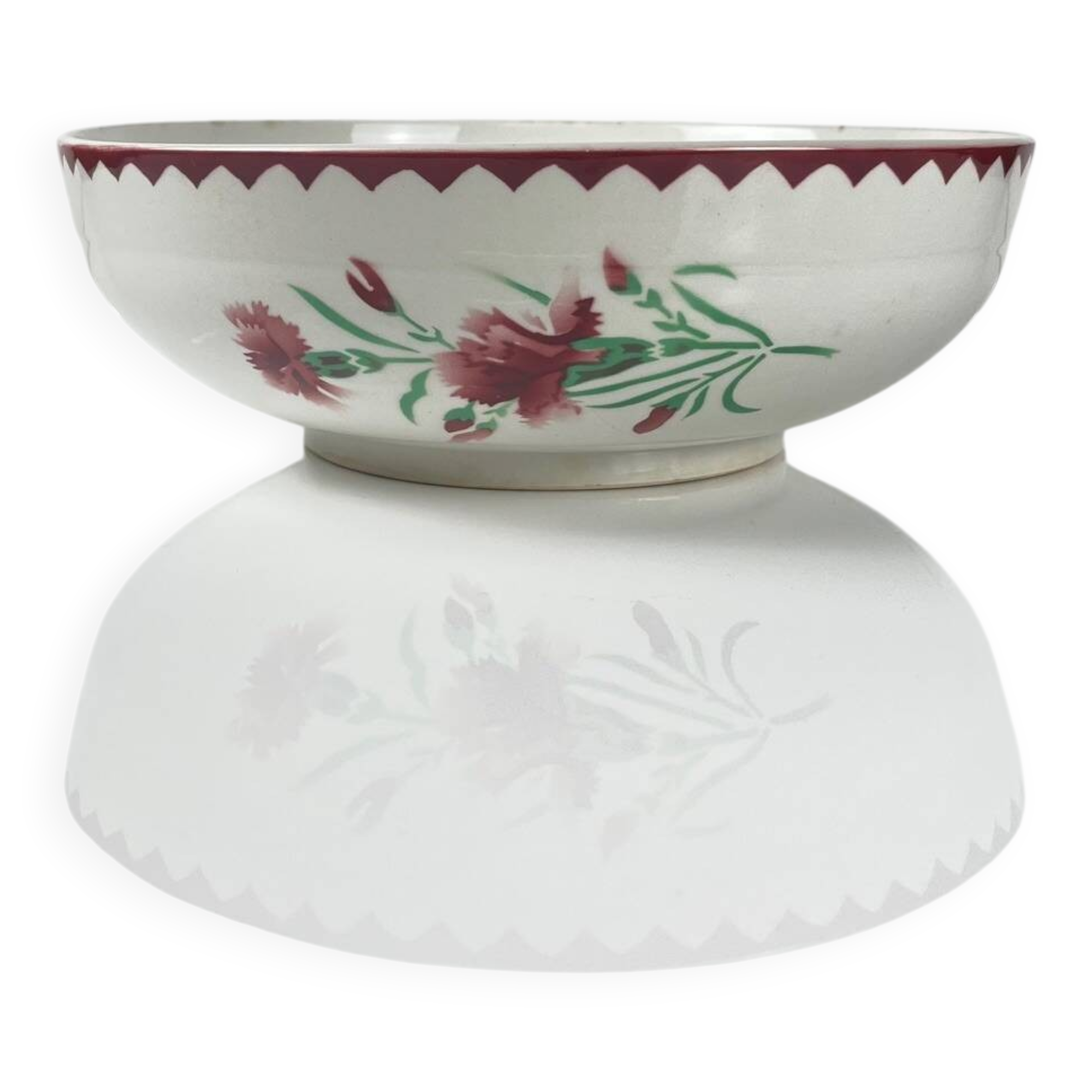 Sarreguemines "Oeillet" salad bowl, 1920-50, red