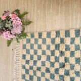 Tapis berbère Béni Ouarain à damiers bleus