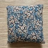 2 vintage floral cushions
