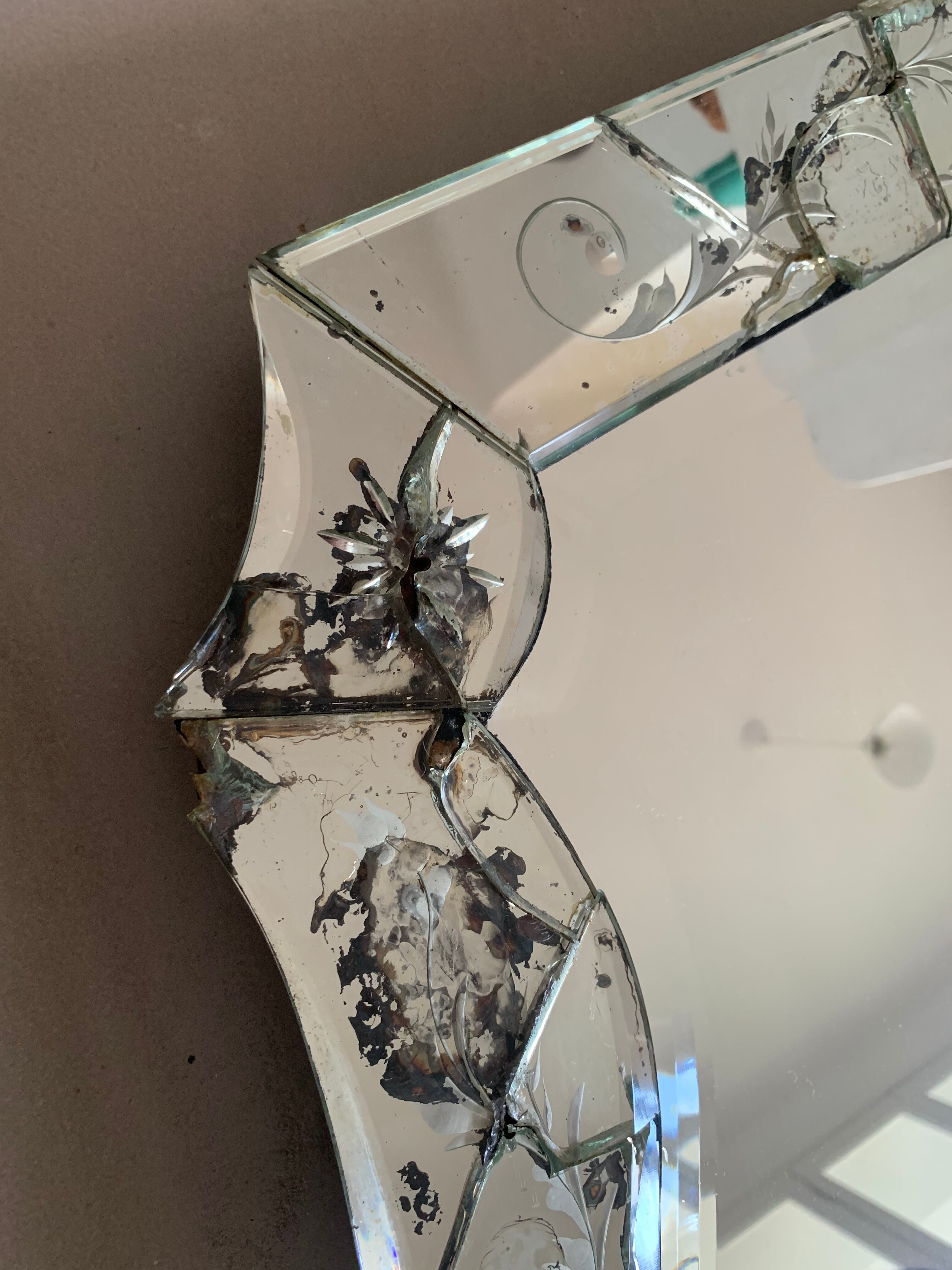 Venetian mirror 65x102cm