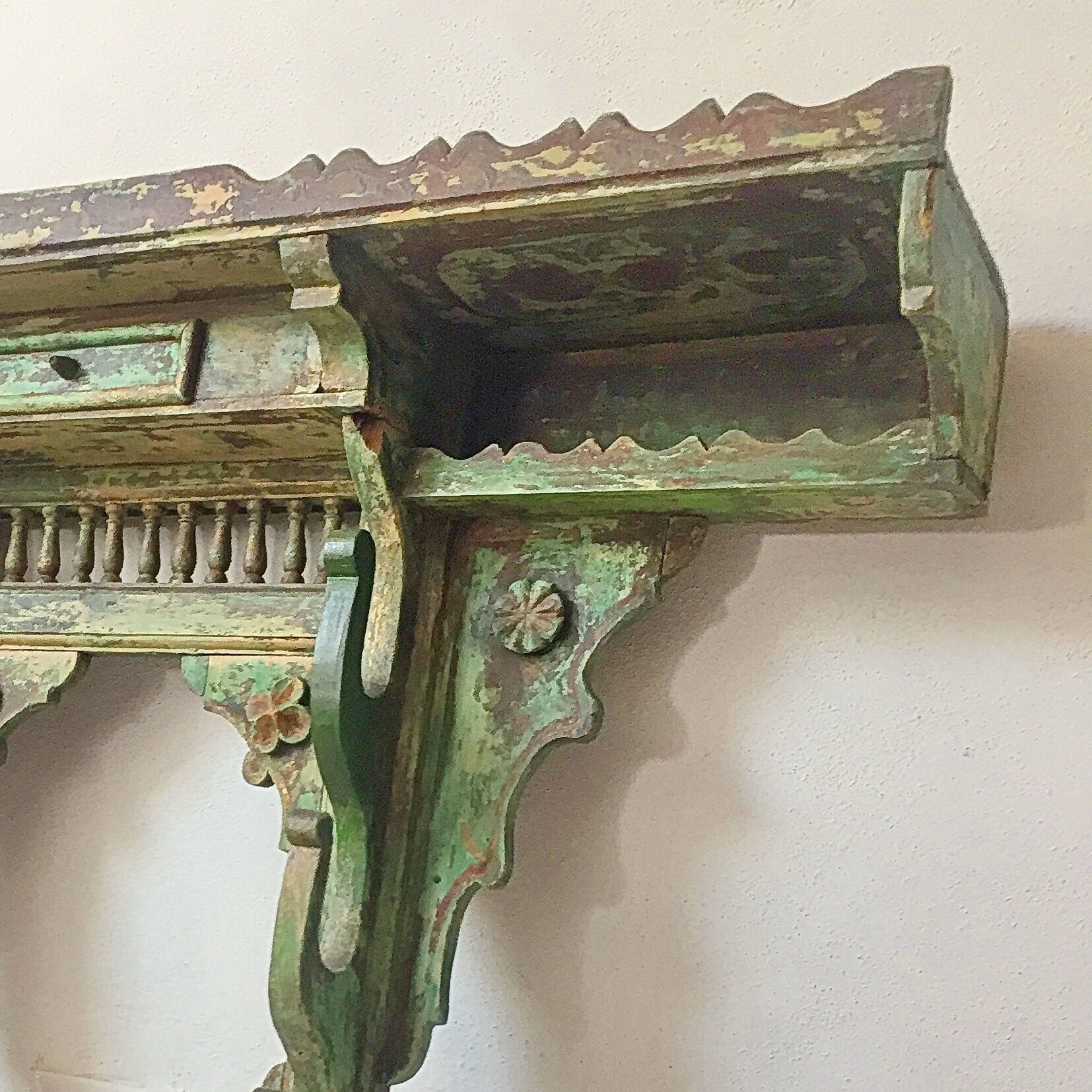 Antique rifle carrier