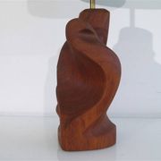 Lampe scandinave en teck monoxyle 1960