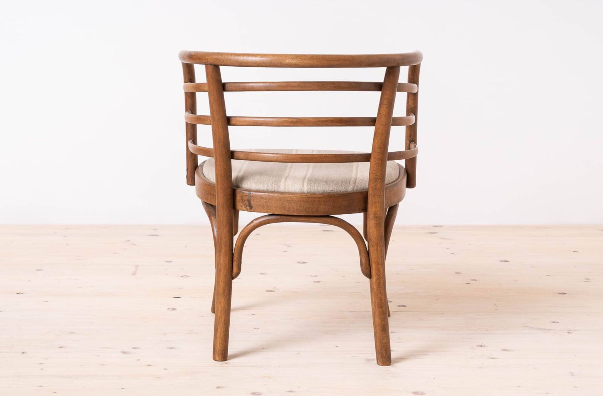 Lot de 2 fauteuils Thonet, modèle B246, années 1930, restaurés et retapissés
