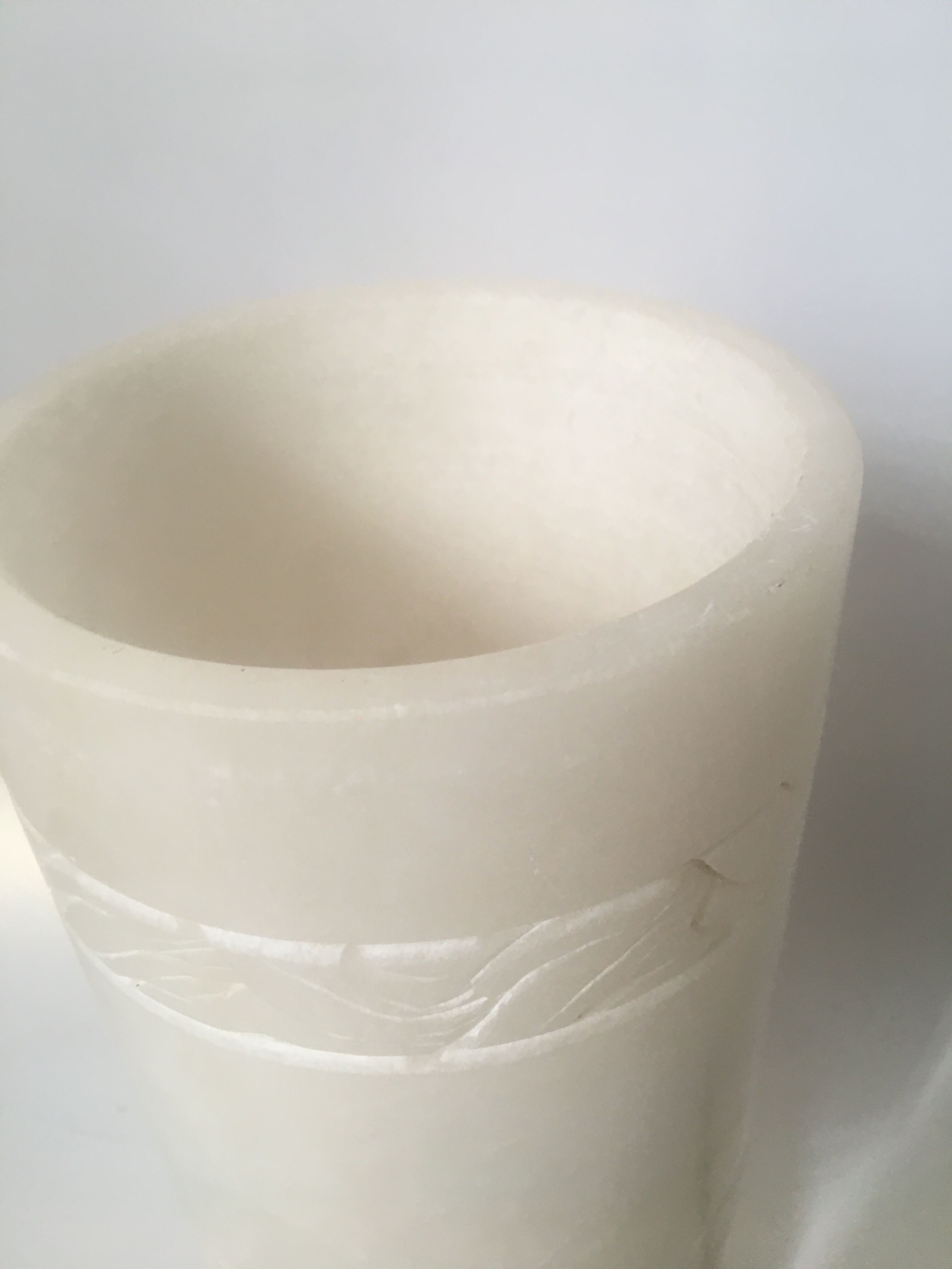 Alabaster lamp with fabric cable and vintage accessories