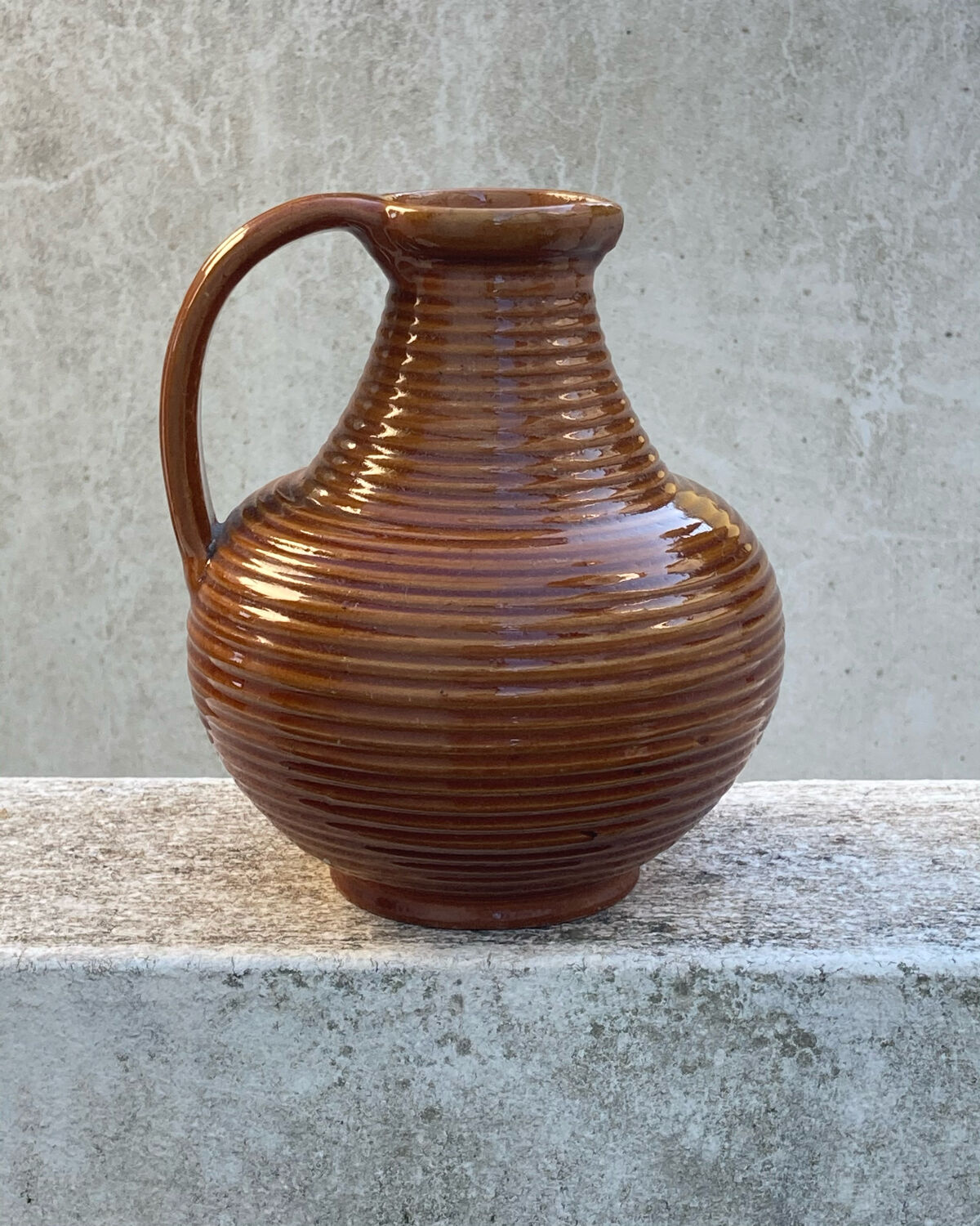 Carafe cruche ancienne en céramique