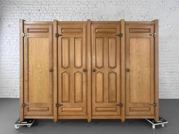 Armoire penderie années 60 par Guillerme et Chambron pour votre Maison