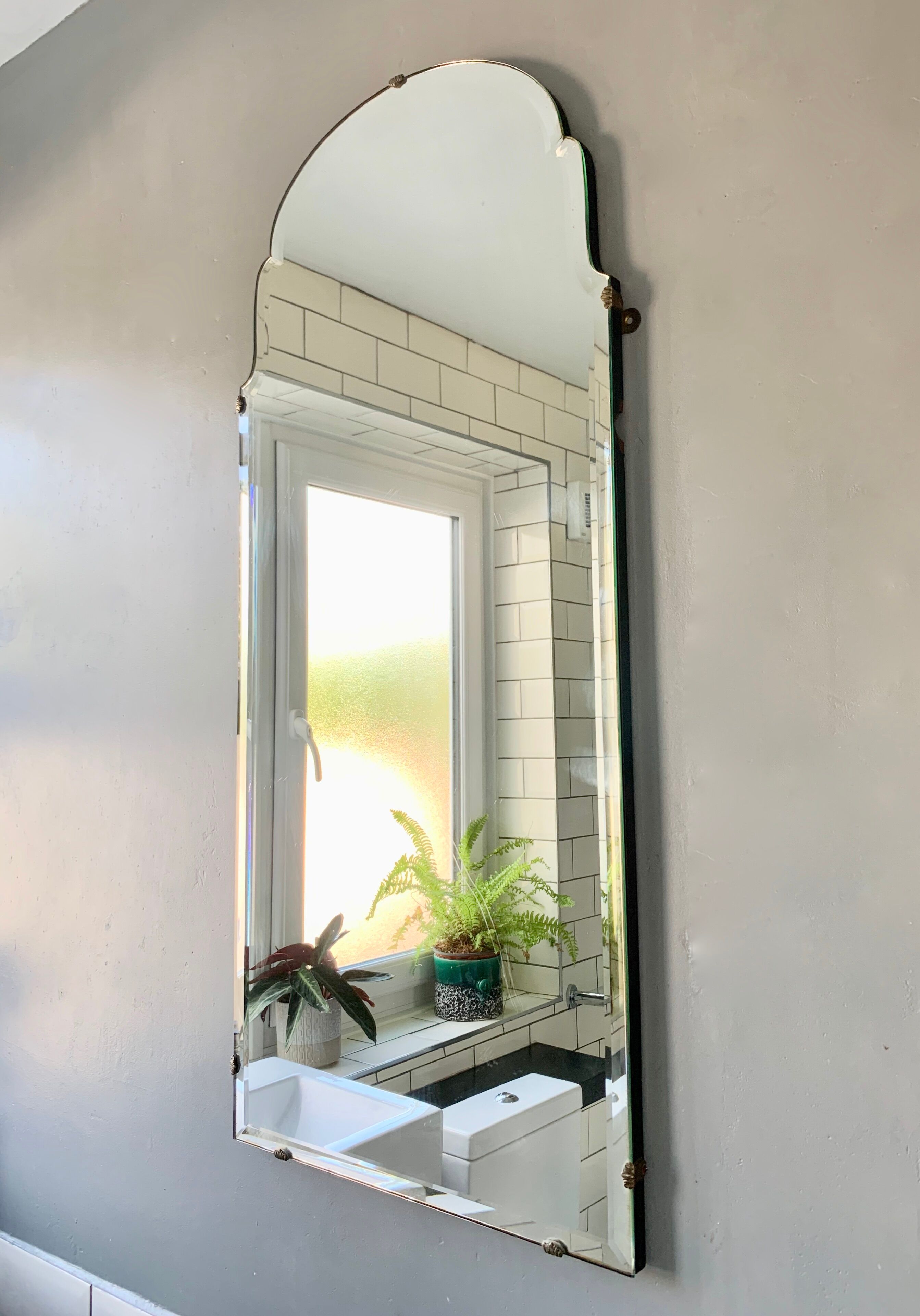 Wall mirror queen anne style