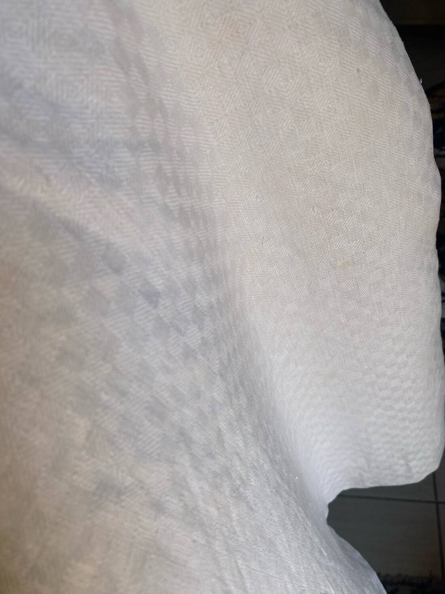 Grande nappe ancienne en coton effet damiers.