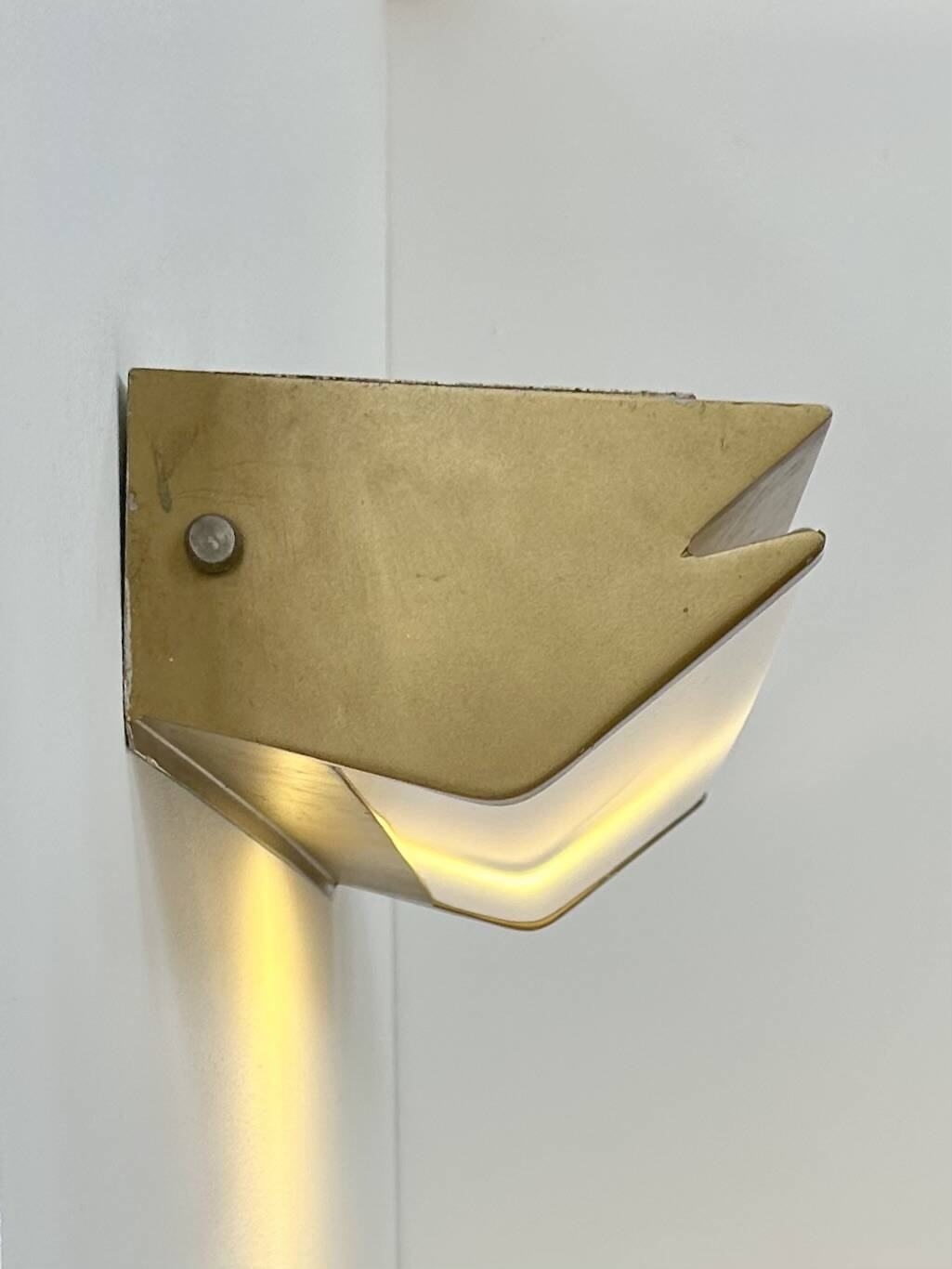 Vintage XL wall light, matte gold metal and perspex, France, 1960.