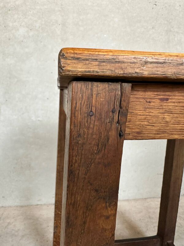 Table d'appoint ou de plante brutaliste – chêne