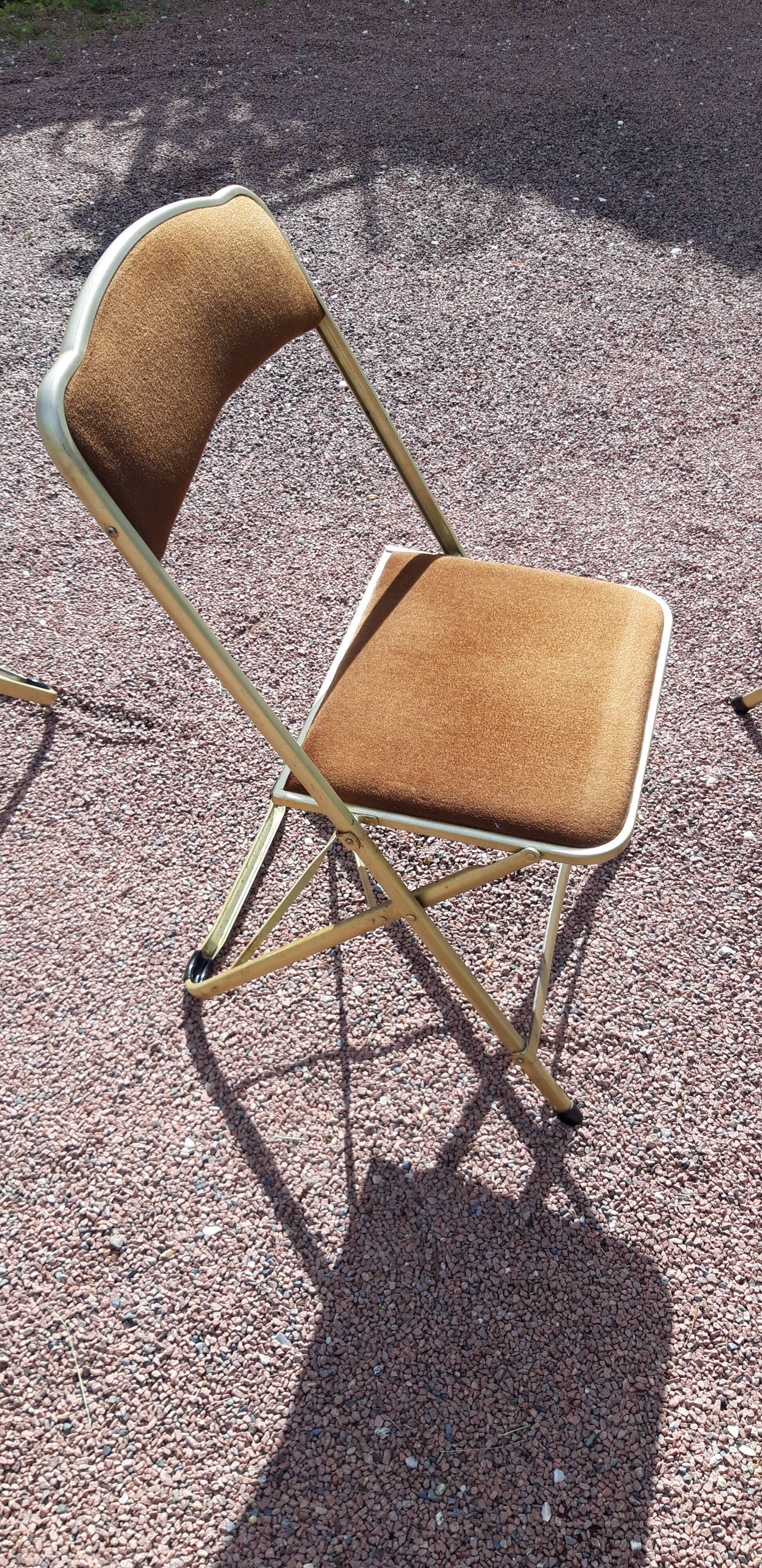 Set of 4 folding chairs
