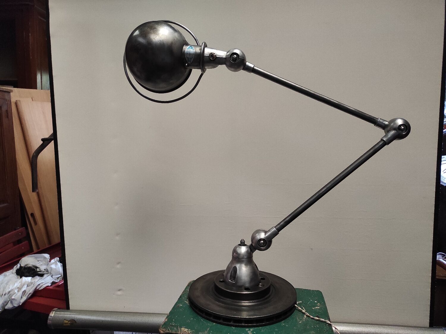 Workshop lamp Jieldé 2 industrial arm patina graphite rifle barrel