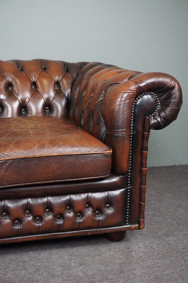 Chesterfield sofa 2.5 seats in cowhide leather