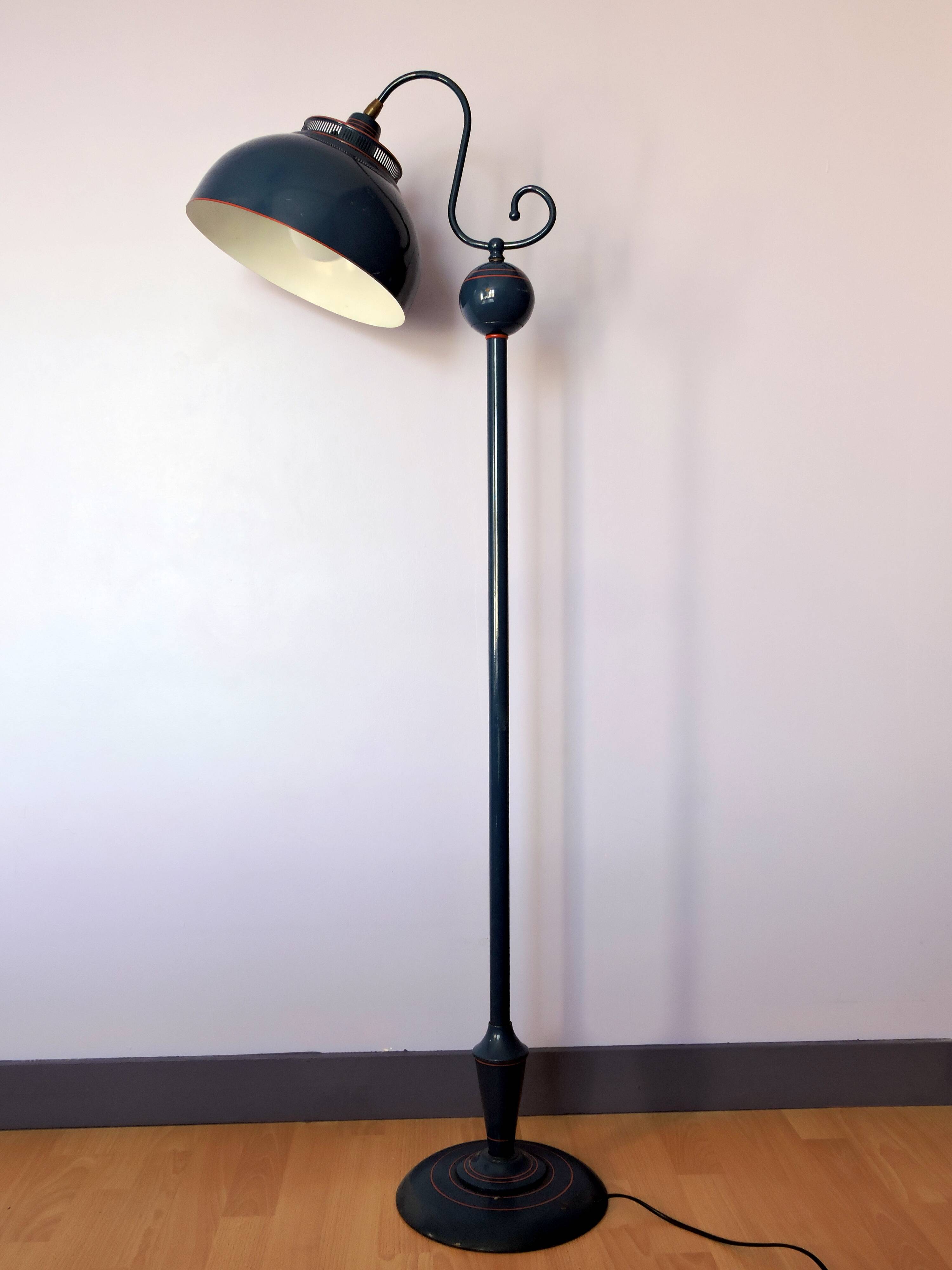 Lampe, lampadaire tôle rigitulle  années 50' underwriters laboratories