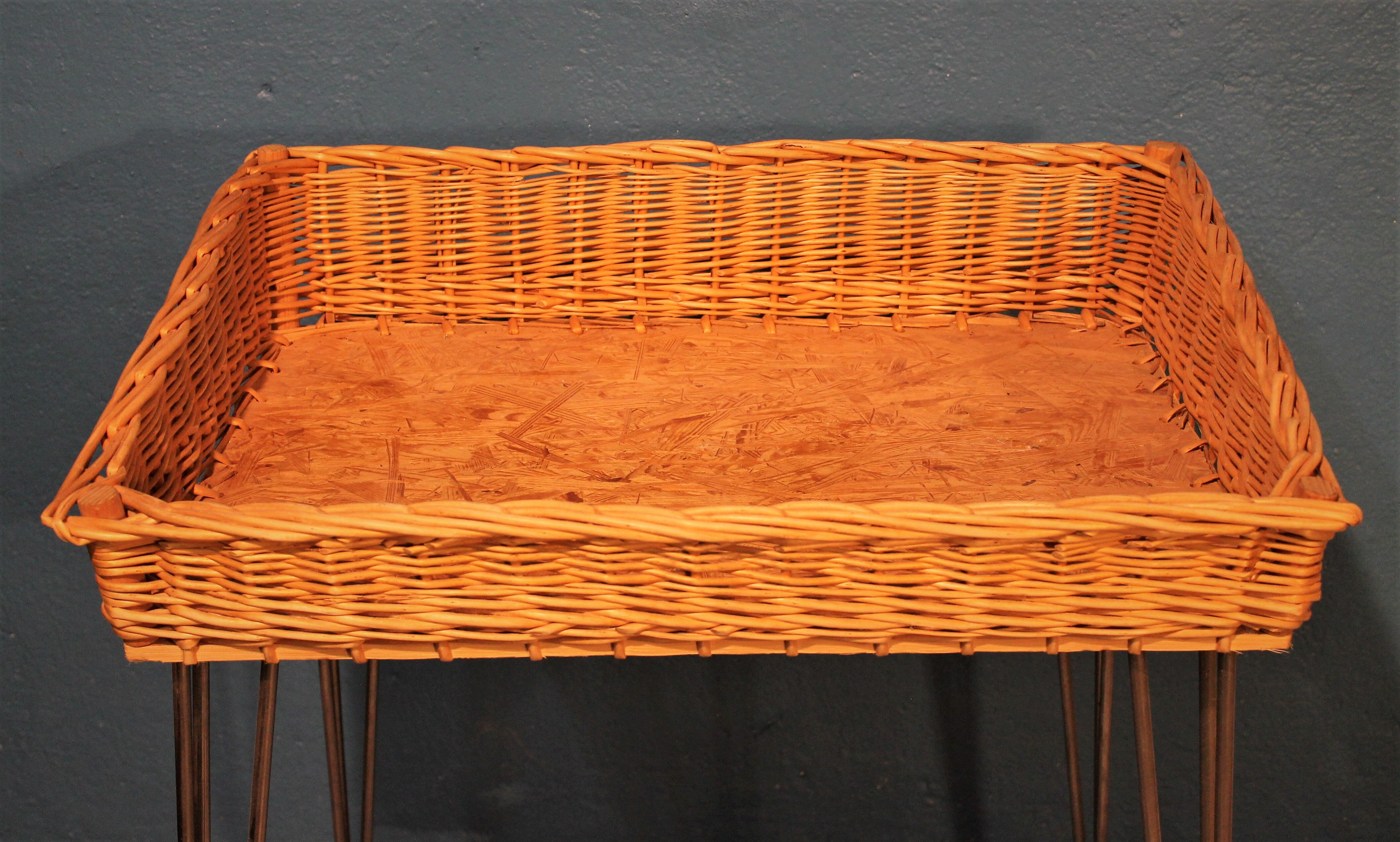 Basket on foot vintage 1970