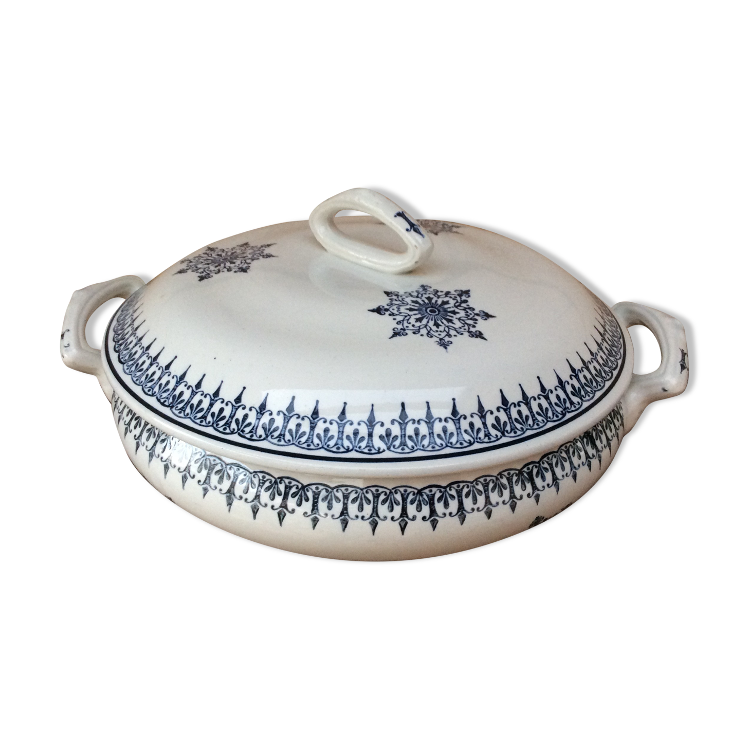 Old ceramic vegetable tureen Saint Amand