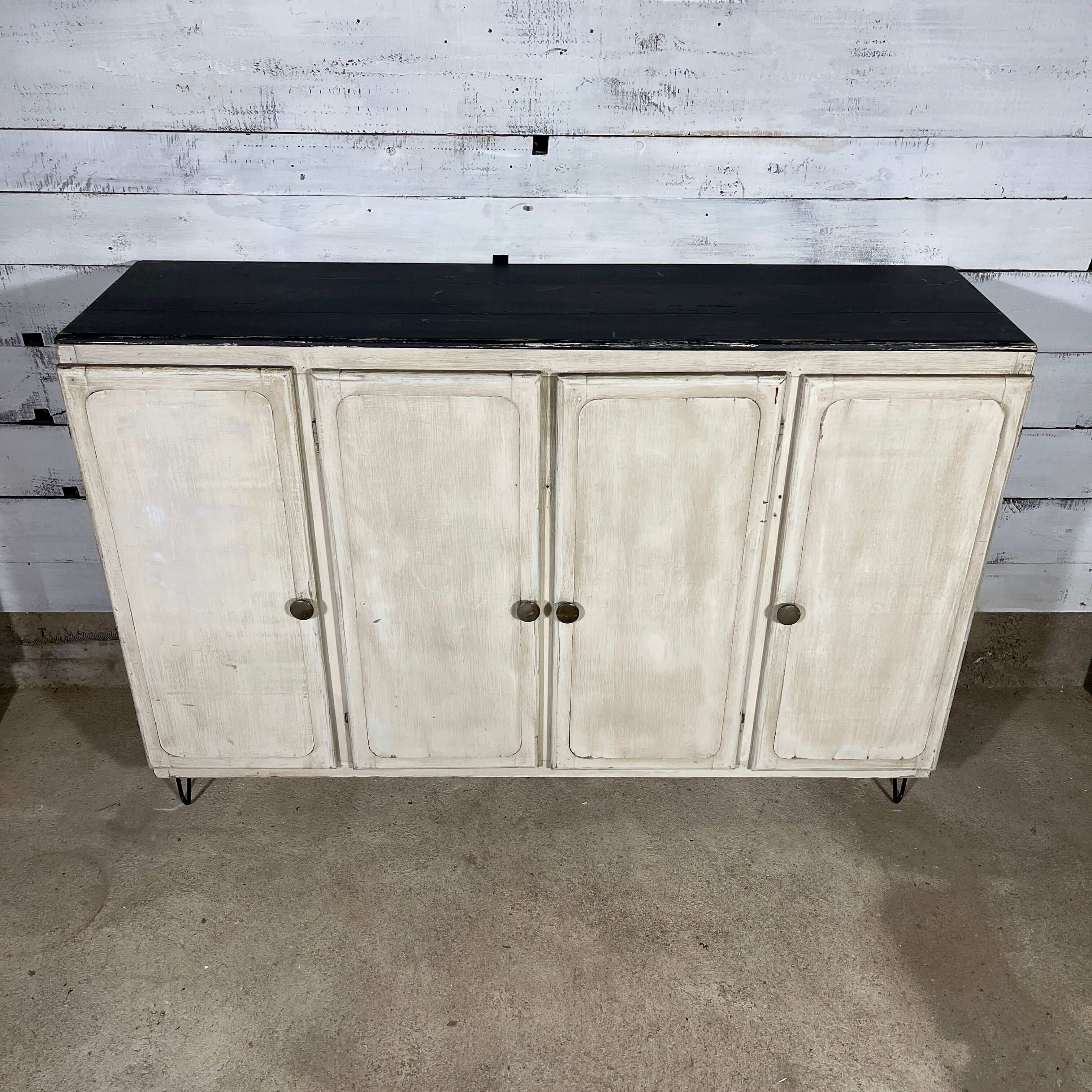 Patinated sideboard 4 doors