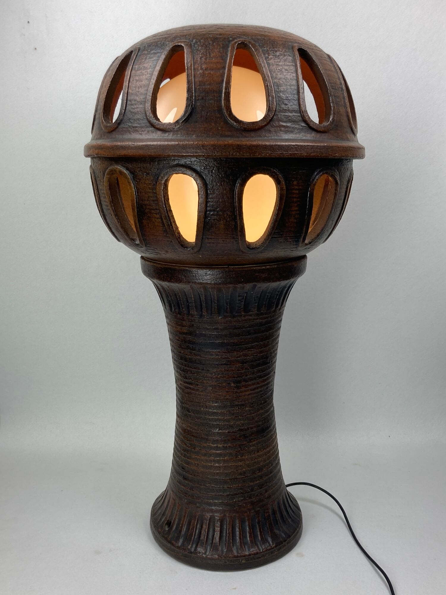 Lampadaire champignon brutaliste en céramique 100 cm, années 1960
