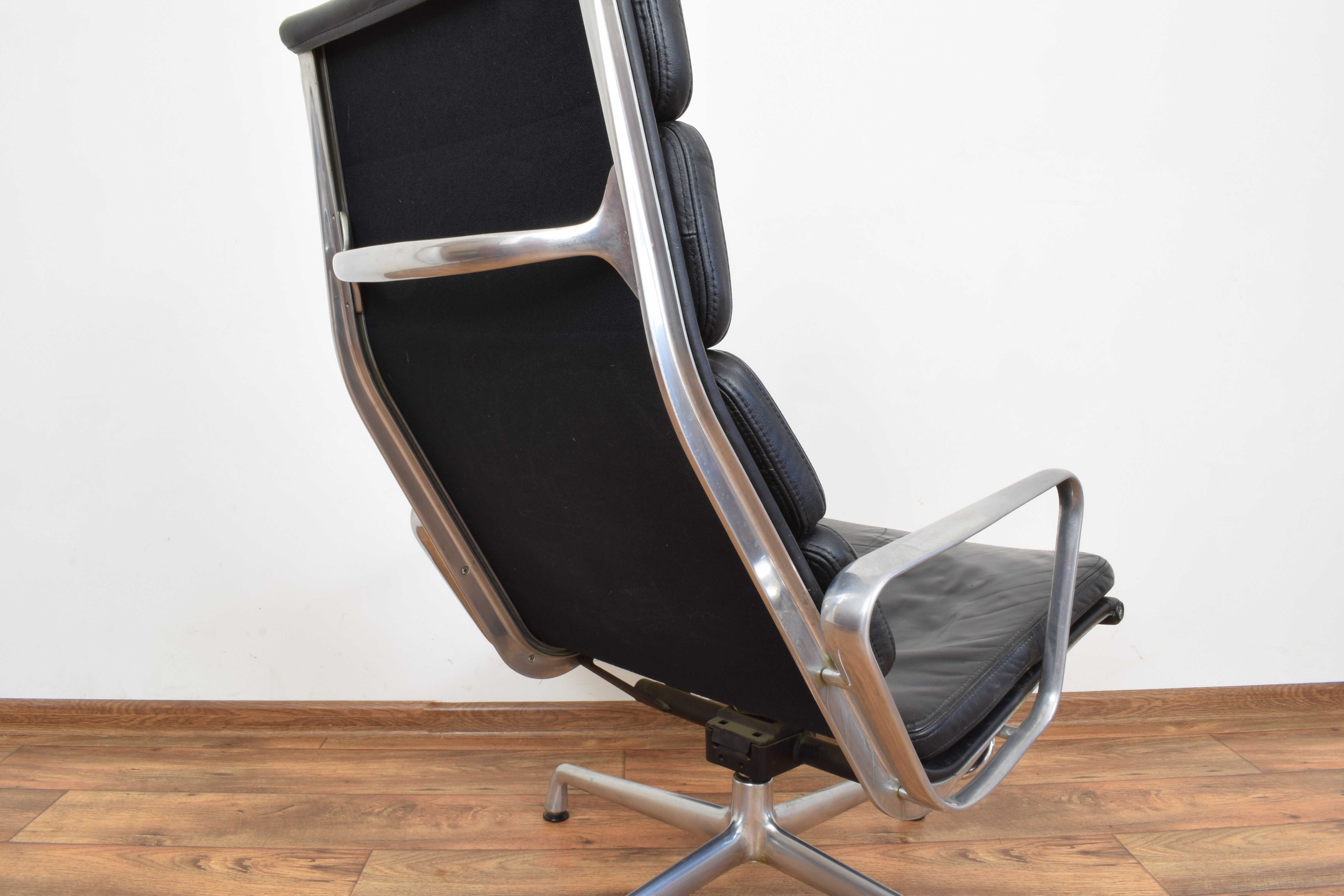 Model EA222 lounge chair by Ray & Charles Eames for Vitra, 1980s