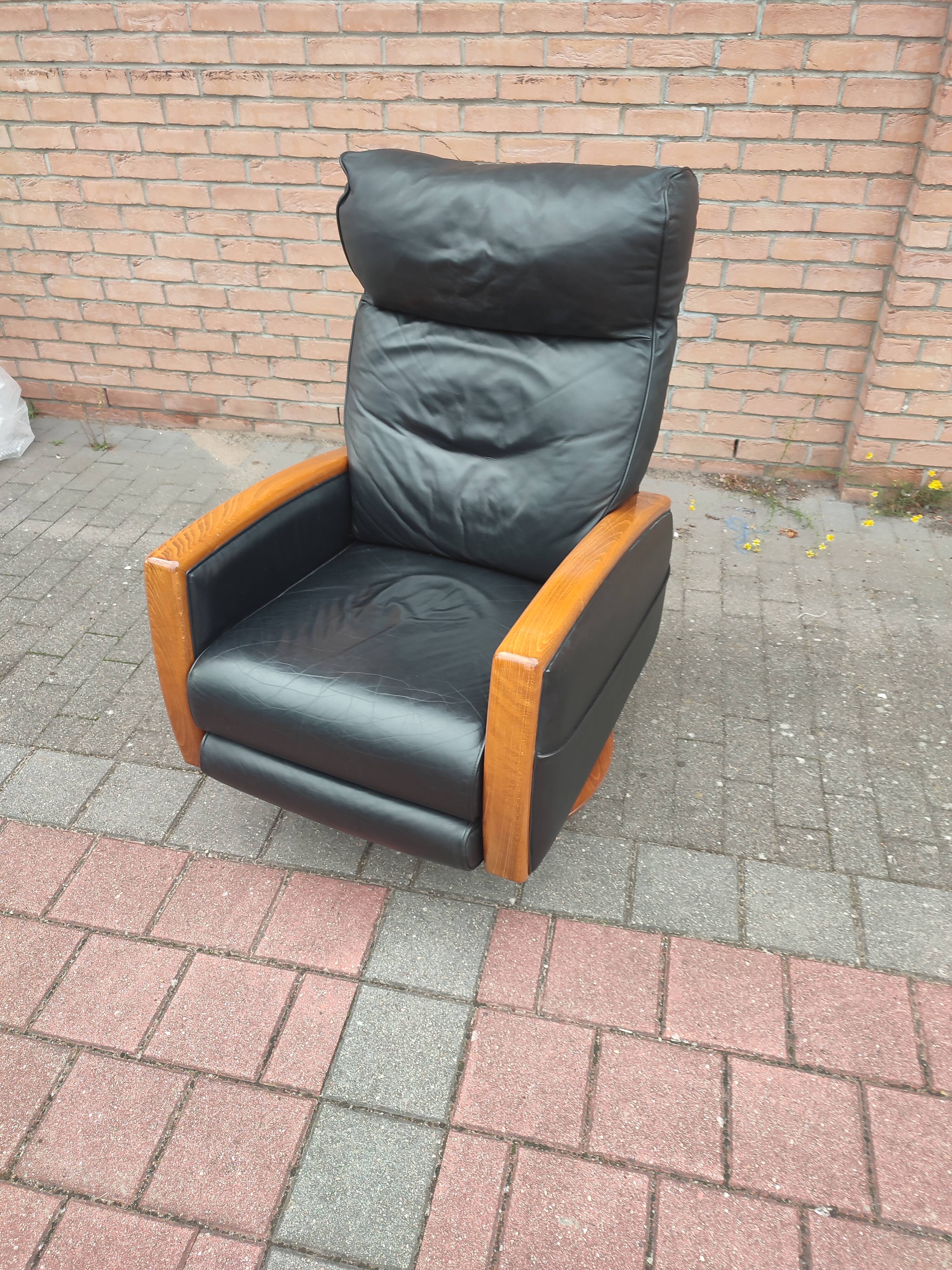 Luxury lusch vintage leather armchair