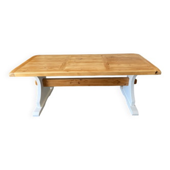 Solid pine lounge table