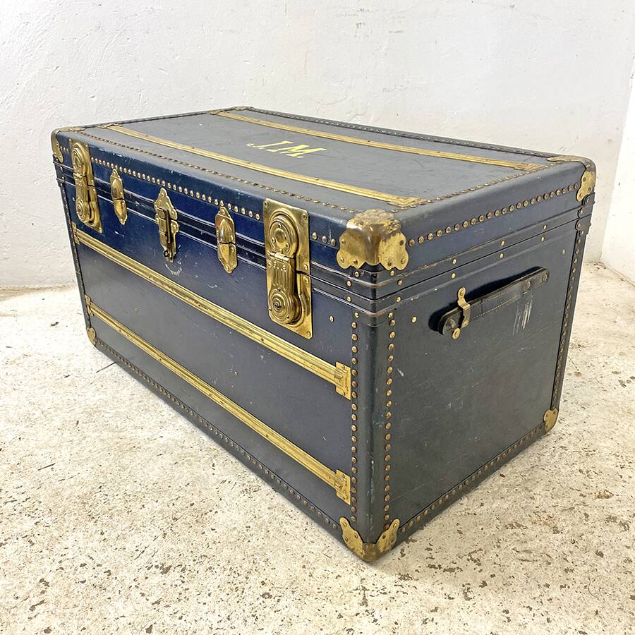 Travel trunk 1930