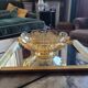 Coupe sur pied en verre ambre doré – design géométrique vintage