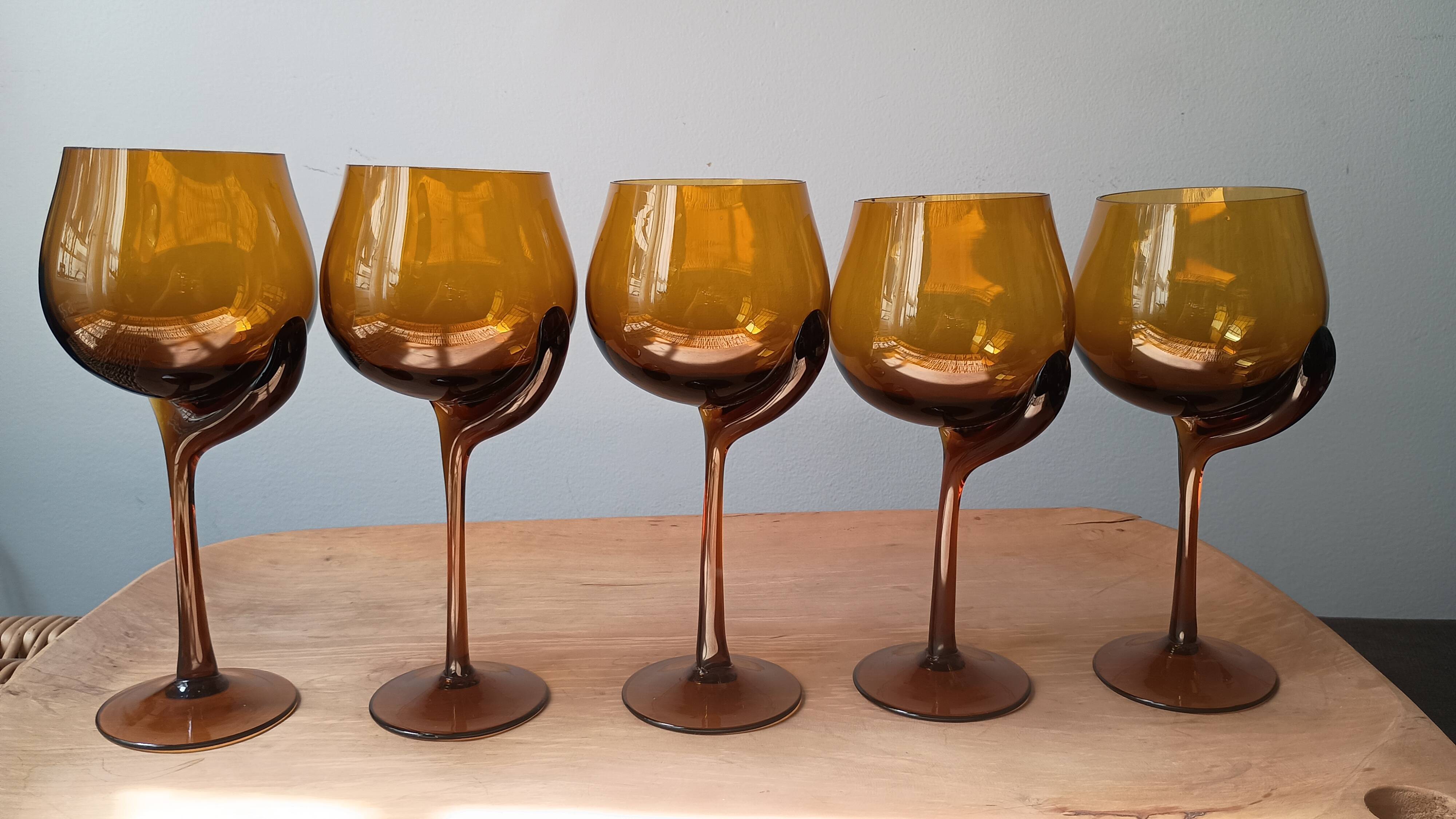 Verres à pieds design vintage